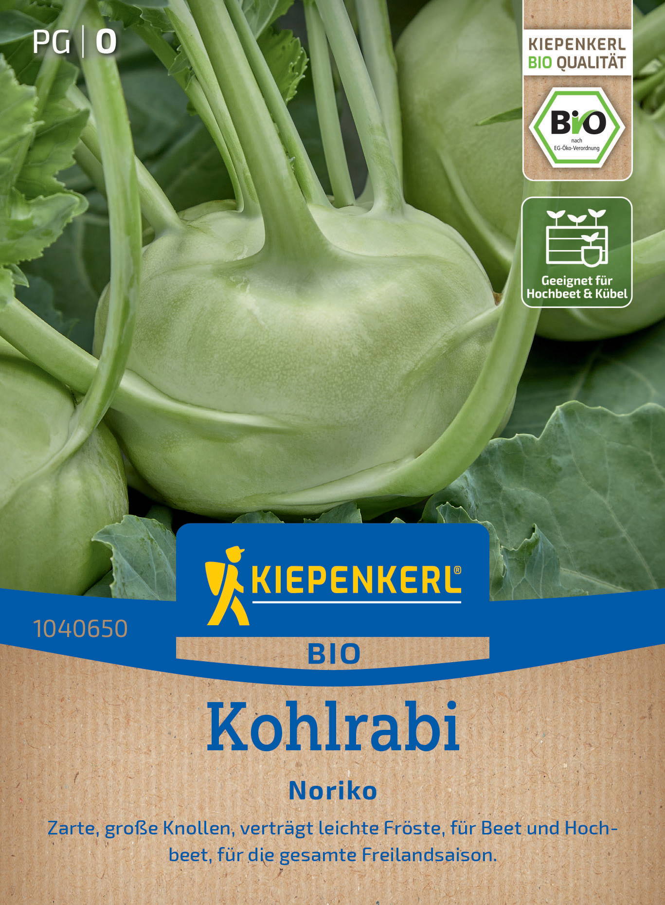 Grüne Kohlrabi mit mehreren Knollen, Blättern und Stielen, auf Verpackung mit Text und Logo.