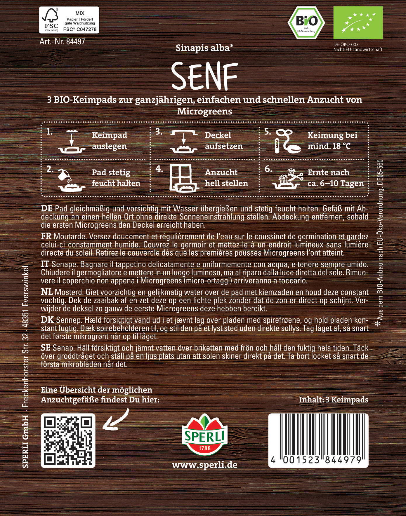Anleitung für die Aussaat von Bio-Senf, mit Text in mehreren Sprachen und QR-Code auf braunem Holz-Hintergrund.