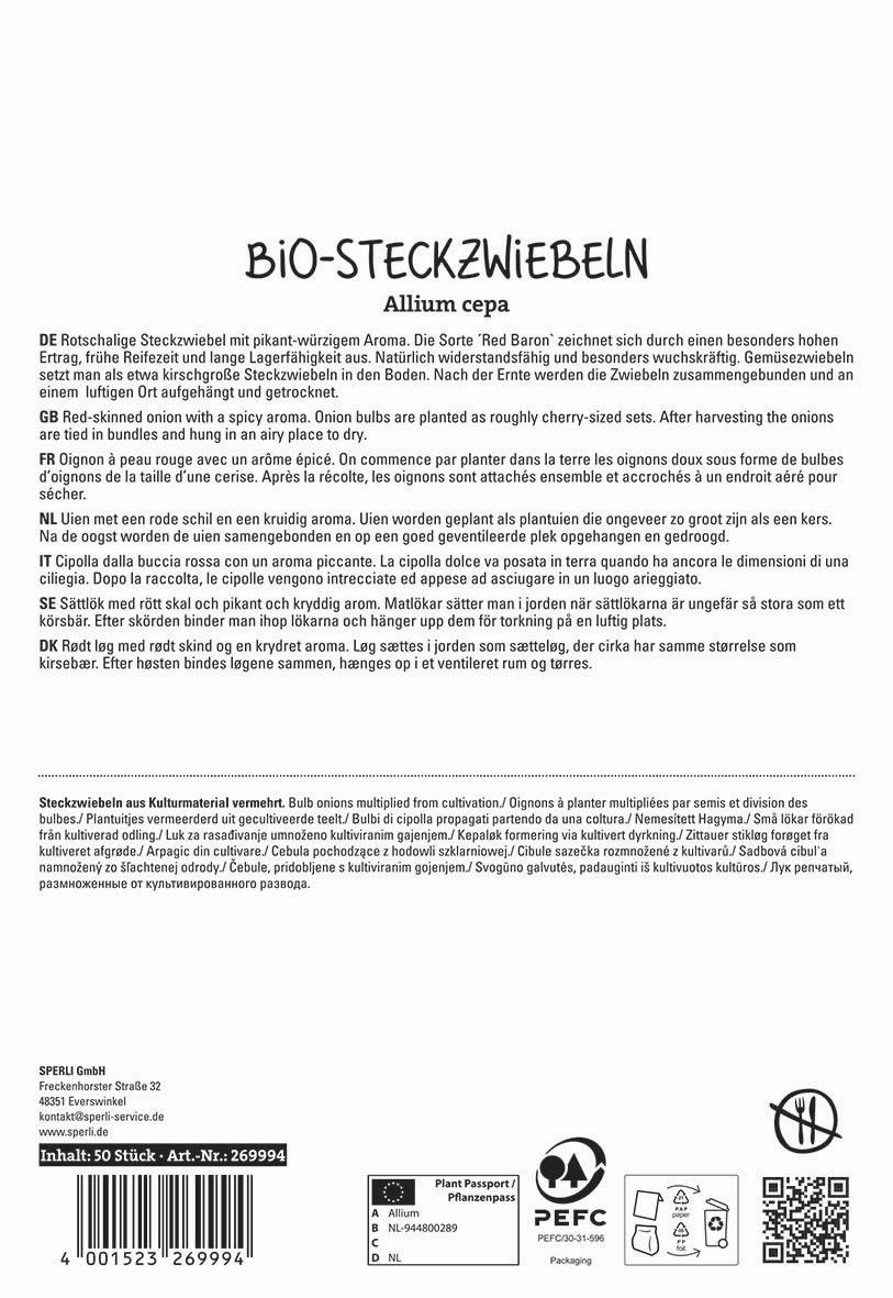 Rote, gewürzte Zwiebeln in Körben, beige und weiße Verpackung mit Text in mehreren Sprachen, Barcodes und Symbolen.