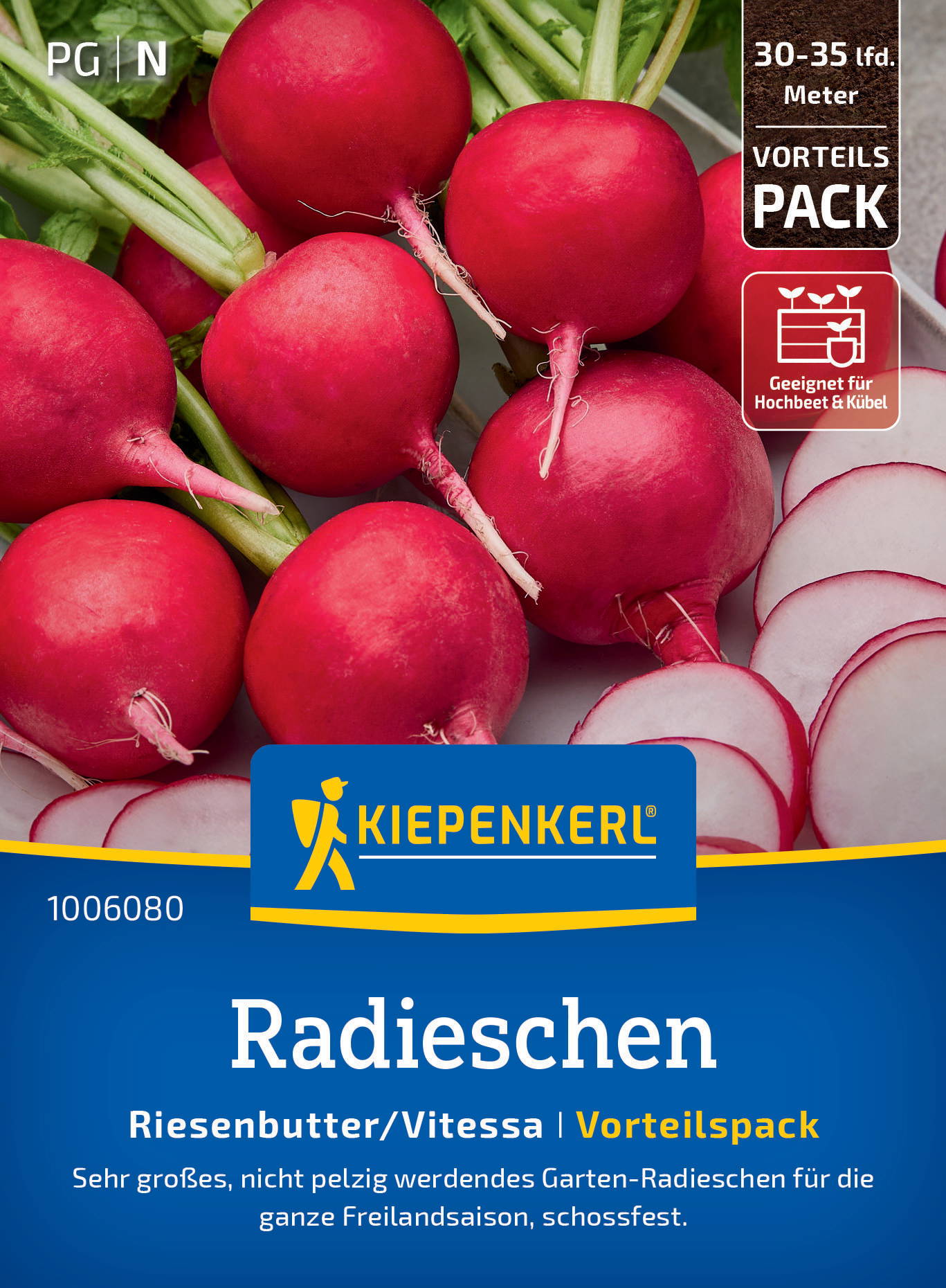 Radieschen mit grünen Blättern und geschnittenen Radieschen in Weiß und Rot.