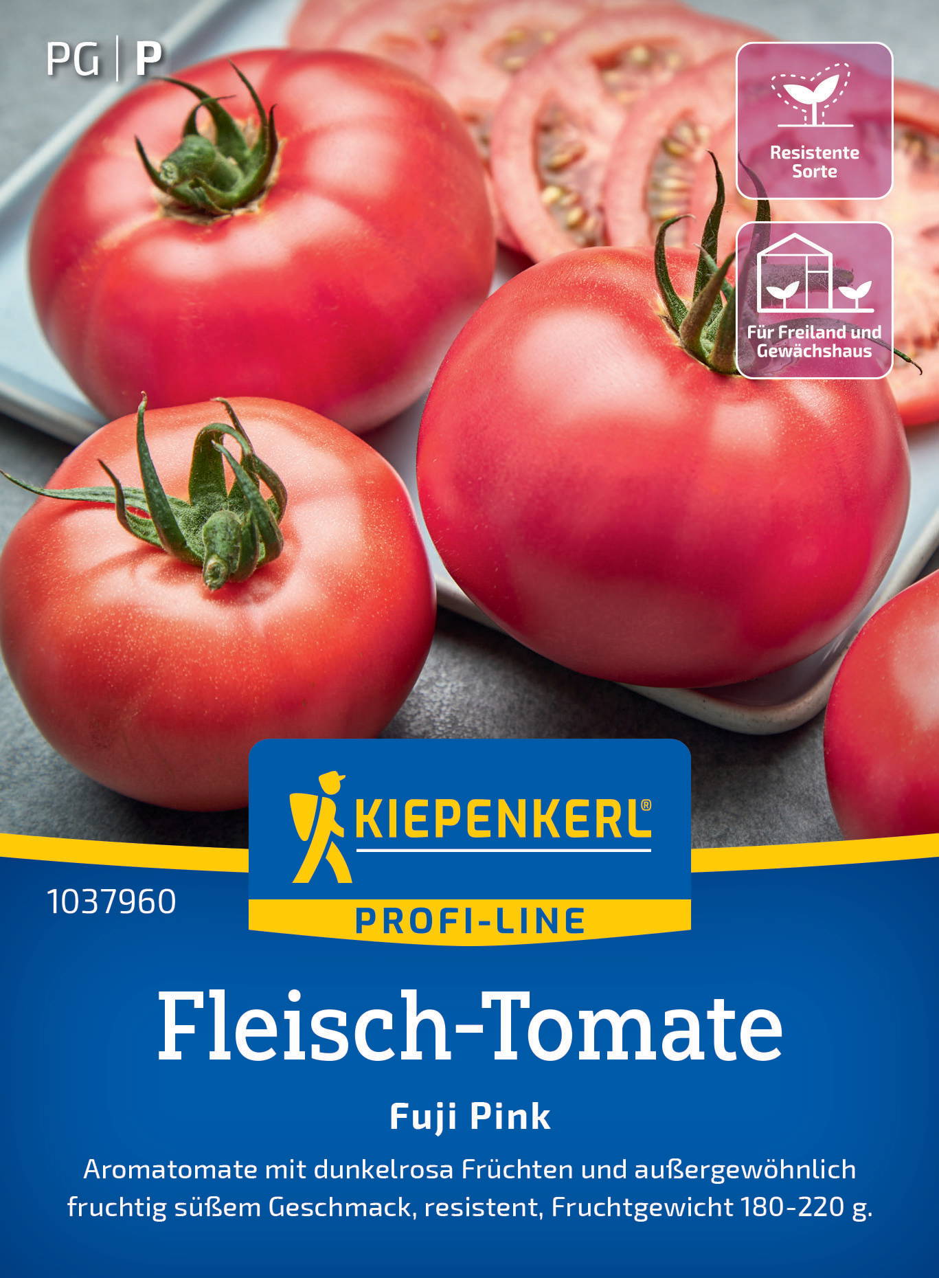 Drei reife, rote Fleischtomaten mit grünen Stielen, einige Tomatenscheiben im Hintergrund.