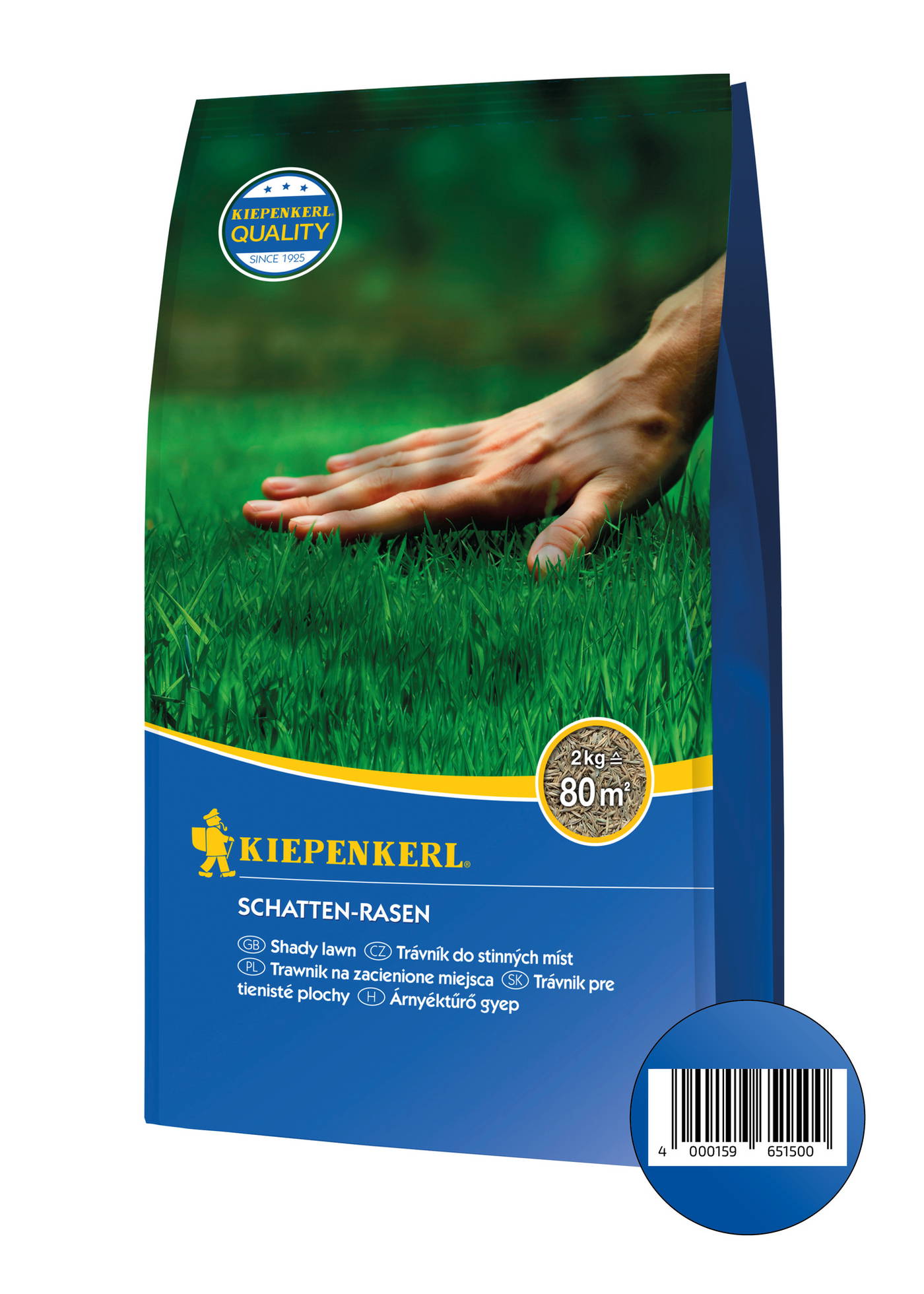 Grünes Gras mit menschlicher Hand, die es berührt, auf Verpackung eines Rasensamens.