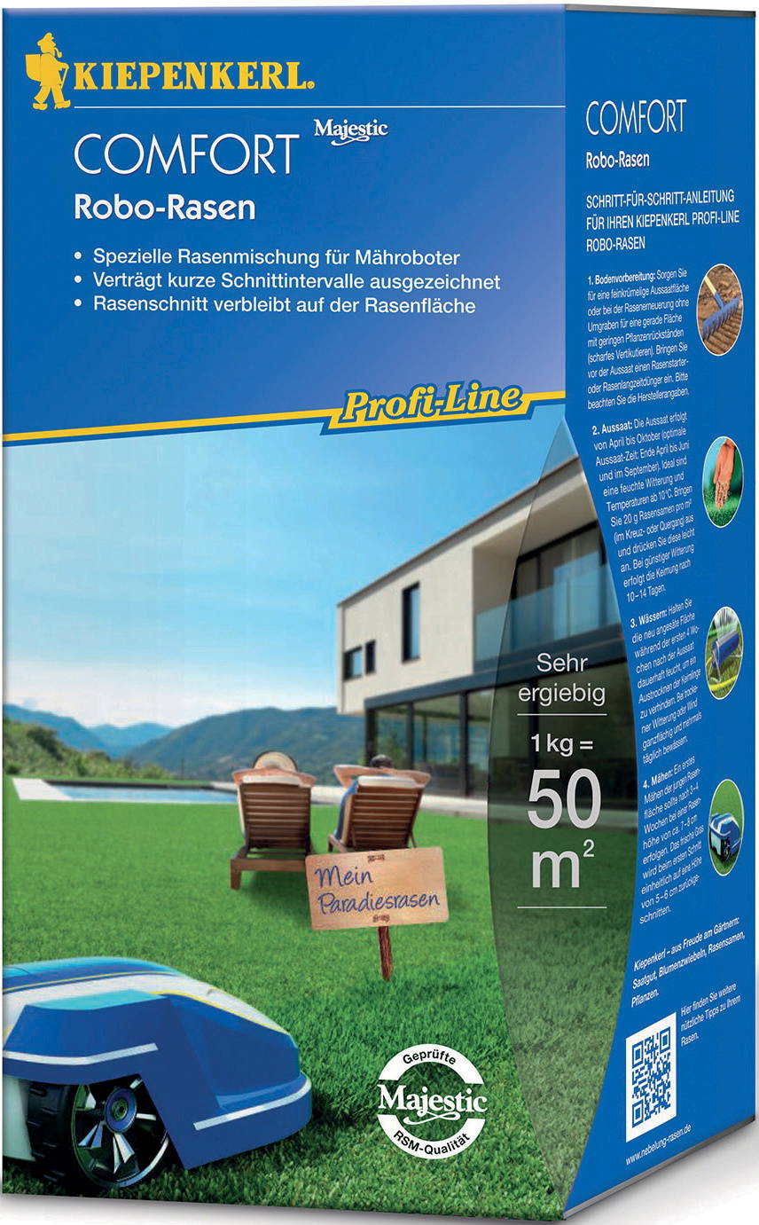 Zwei Liegestühle auf grünem Rasen vor modernem Haus, in der Nähe eines Roboters, mit einem Schild "Mein Paradiesrasen".