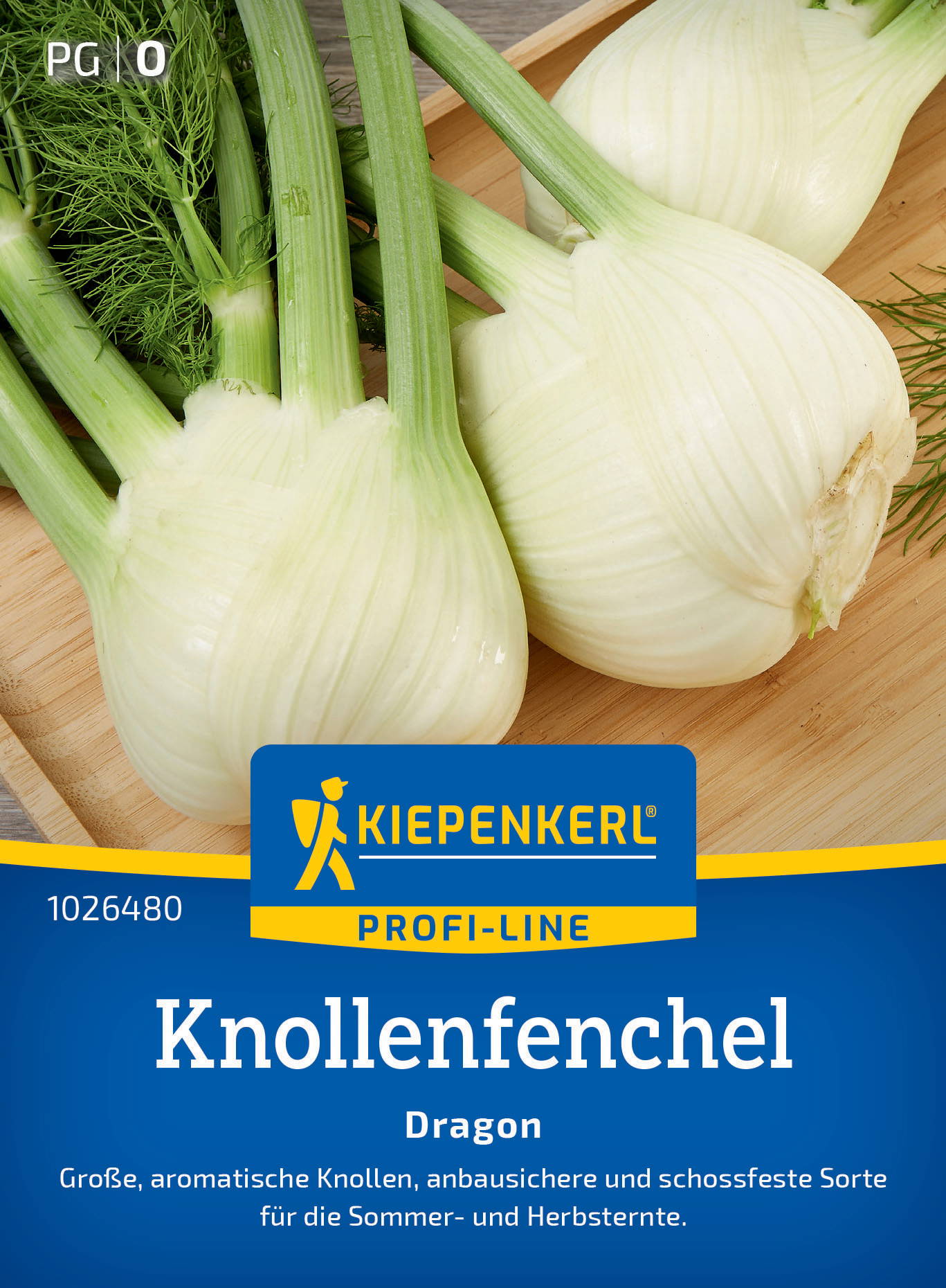 Drei große weiße Knollen mit grünen Stängeln und feinen Blättern auf einem Holzbrett.